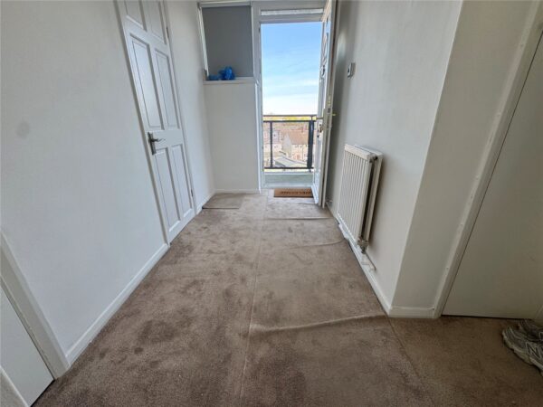 Trowbridge Road, Romford, RM3 8AG