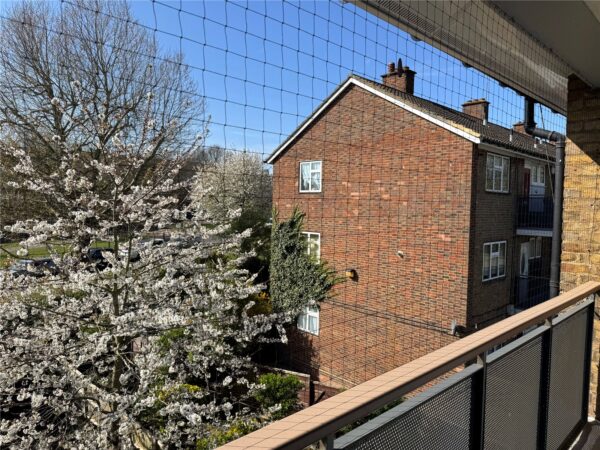 Trowbridge Road, Romford, RM3 8AG