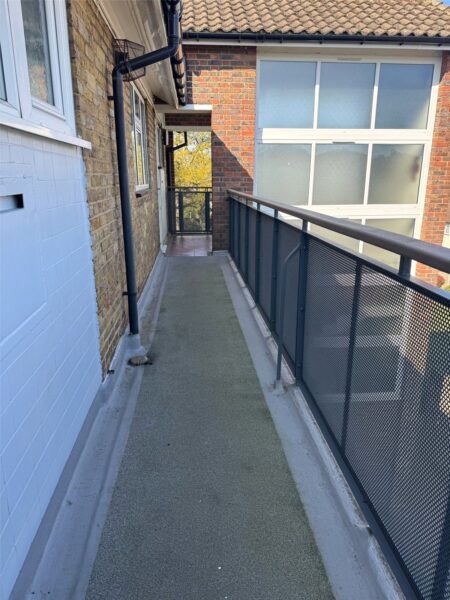 Trowbridge Road, Romford, RM3 8AG