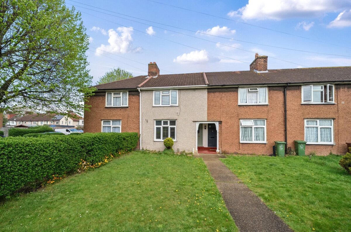 Lake Gardens, Dagenham, Essex, RM10 8NU