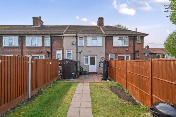 Lake Gardens, Dagenham, Essex, RM10 8NU
