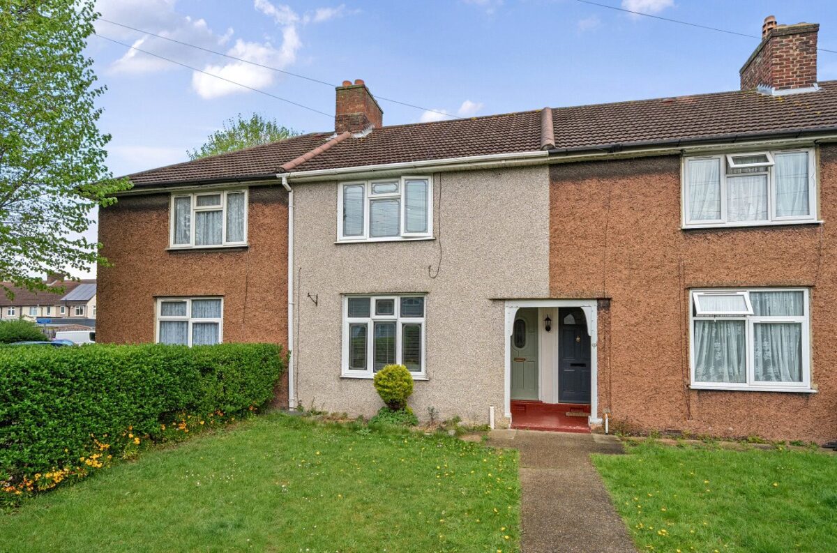 Lake Gardens, Dagenham, Essex, RM10 8NU