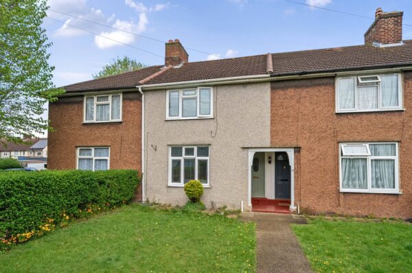 Lake Gardens, Dagenham, Essex, RM10 8NU