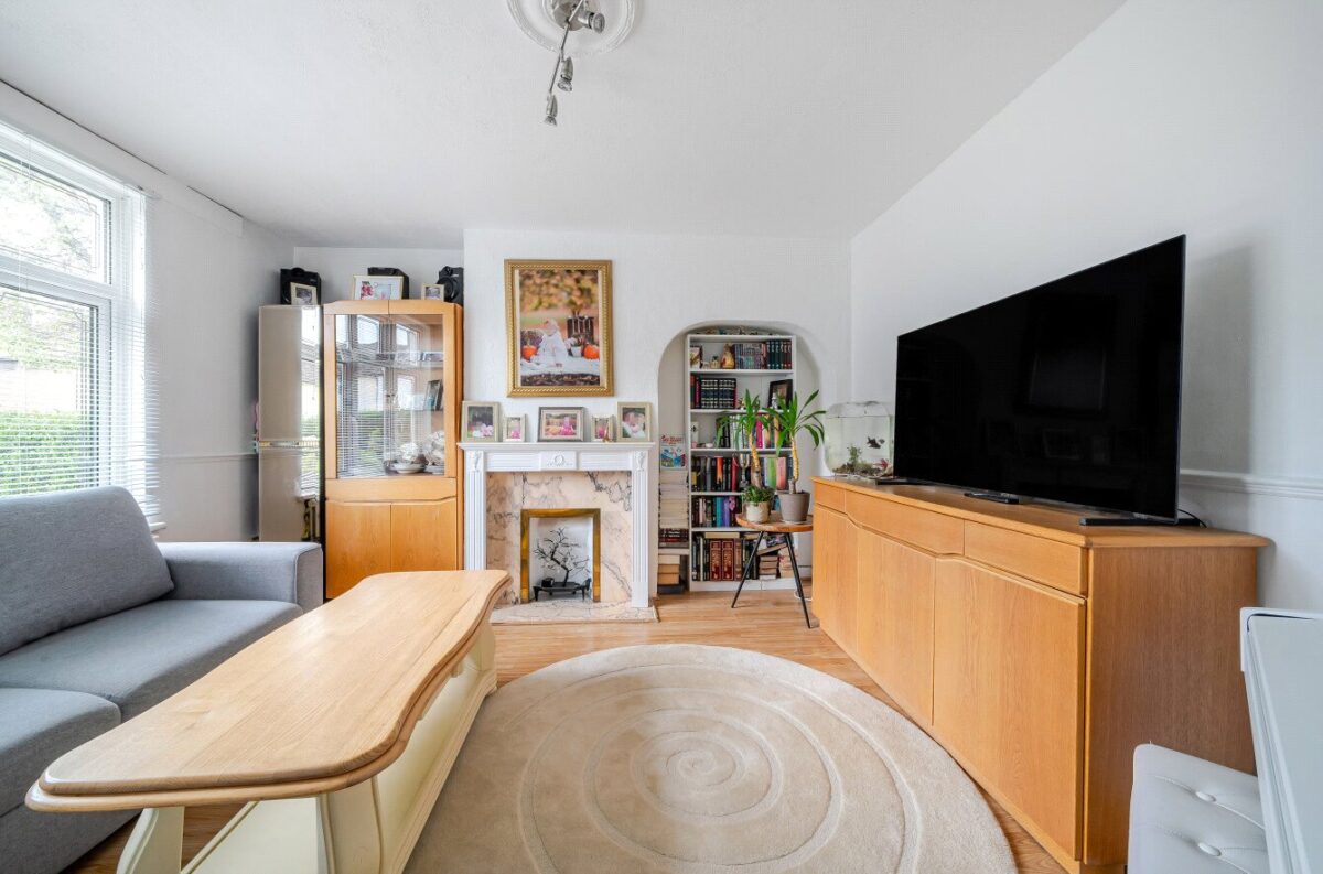 Lake Gardens, Dagenham, Essex, RM10 8NU