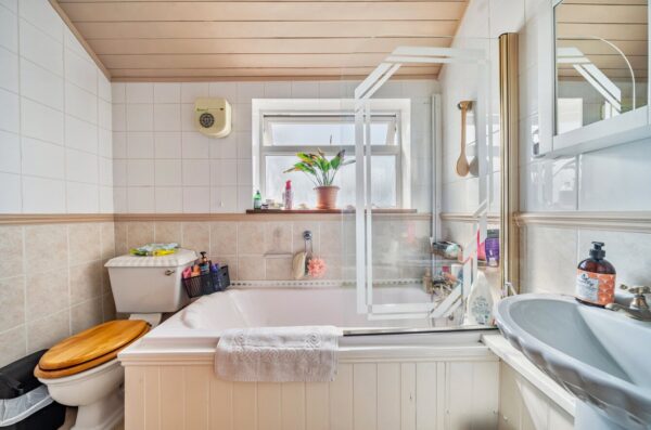 Cumberland Road, Plaistow, London, E13 8LR