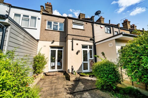 Cumberland Road, Plaistow, London, E13 8LR