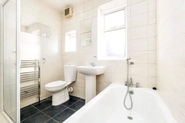 Carlton Road, Romford, RM2 5BB