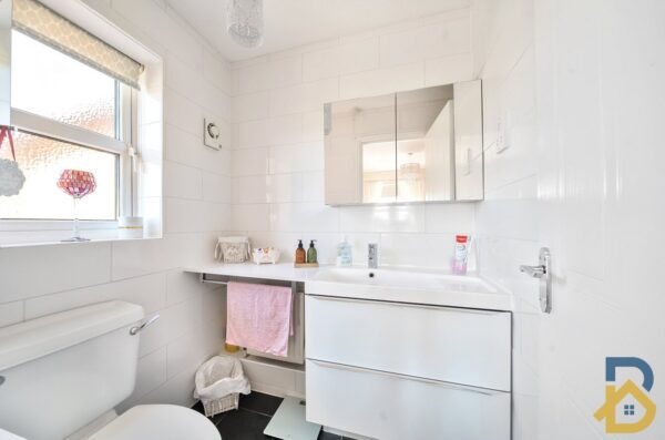 Collingwood Road, Rainham, RM13