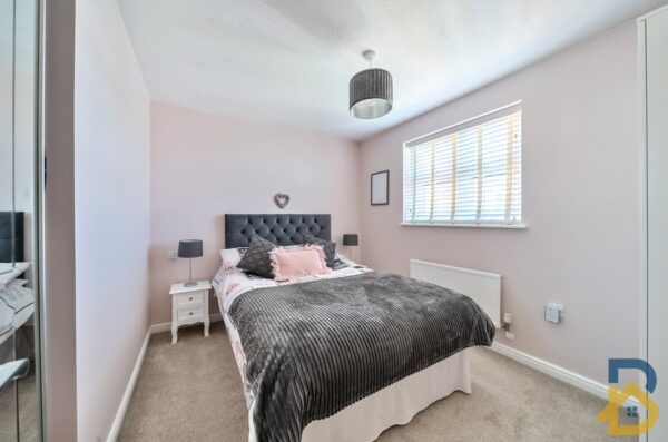 Collingwood Road, Rainham, RM13