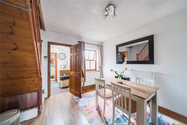 Abbs Cross Lane, Hornchurch, RM12 4YD