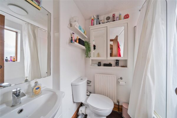 Abbs Cross Lane, Hornchurch, RM12 4YD