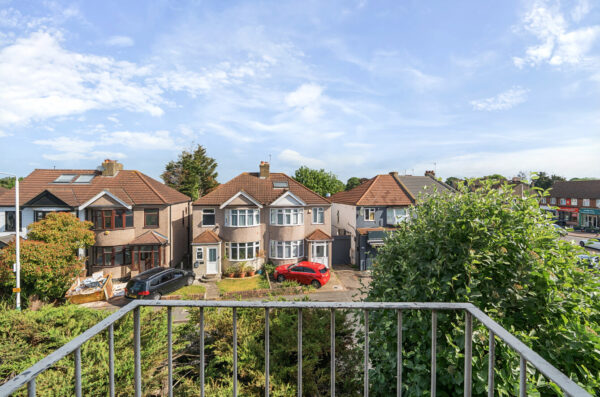 Squirrels Heath Lane, Hornchurch, RM11 2DX