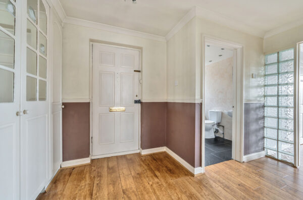 Squirrels Heath Lane, Hornchurch, RM11 2DX