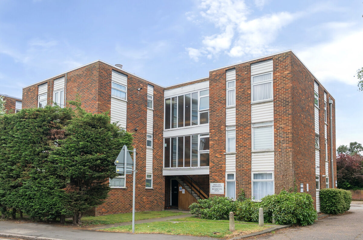 Squirrels Heath Lane, Hornchurch, RM11 2DX