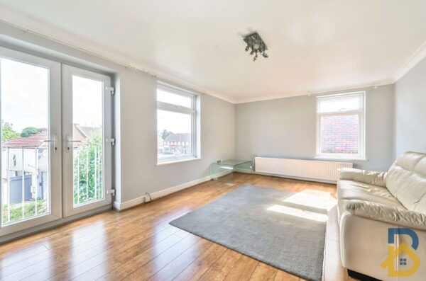 Squirrels Heath Lane, Hornchurch, RM11 2DX