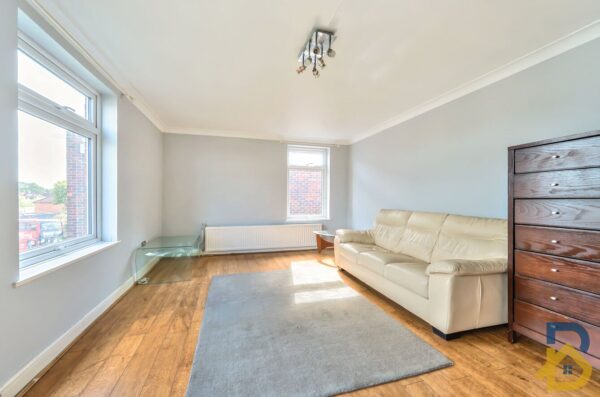 Squirrels Heath Lane, Hornchurch, RM11 2DX