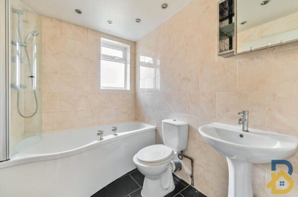 Squirrels Heath Lane, Hornchurch, RM11 2DX