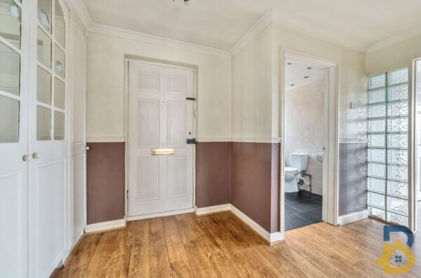Squirrels Heath Lane, Hornchurch, RM11 2DX