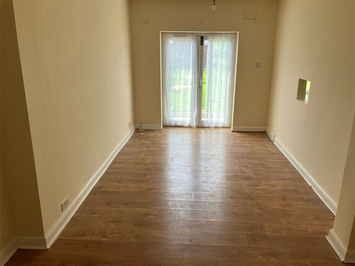 Straight Road, Romford, RM3 7JD