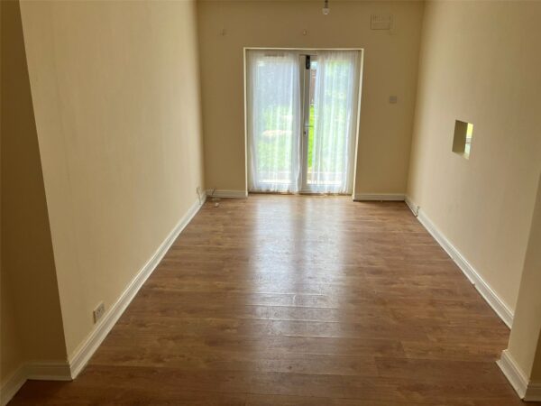 Straight Road, Romford, RM3 7JD