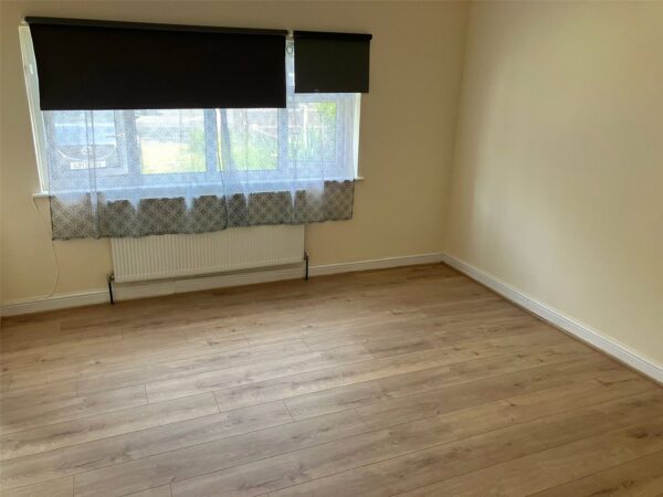 Straight Road, Romford, RM3 7JD