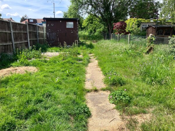 Straight Road, Romford, RM3 7JD