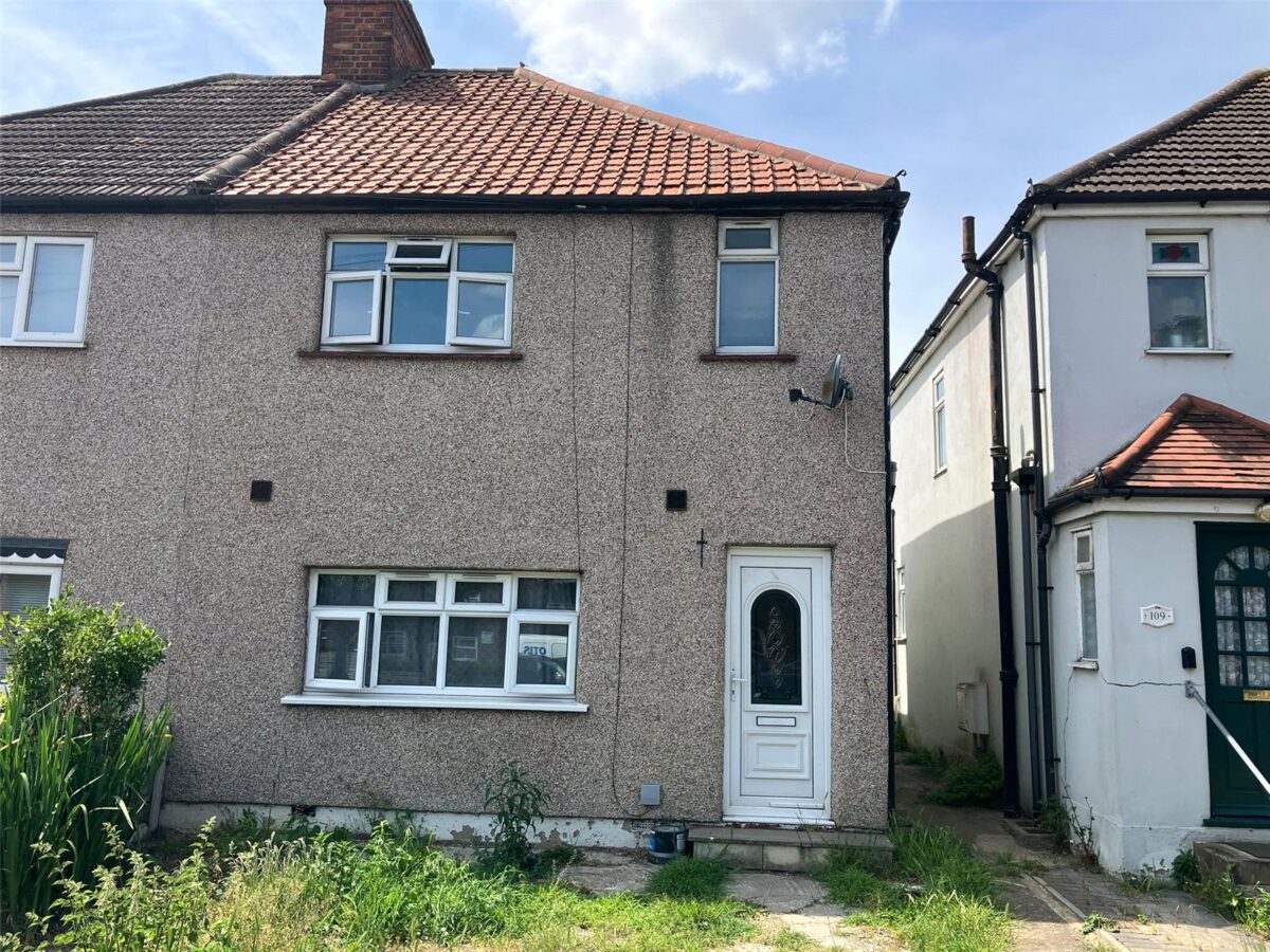 Straight Road, Romford, RM3 7JD