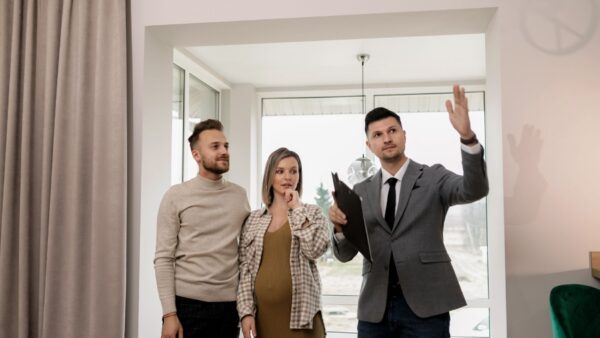 What 3 Questions Should I Ask the Estate Agent When on the Viewing?