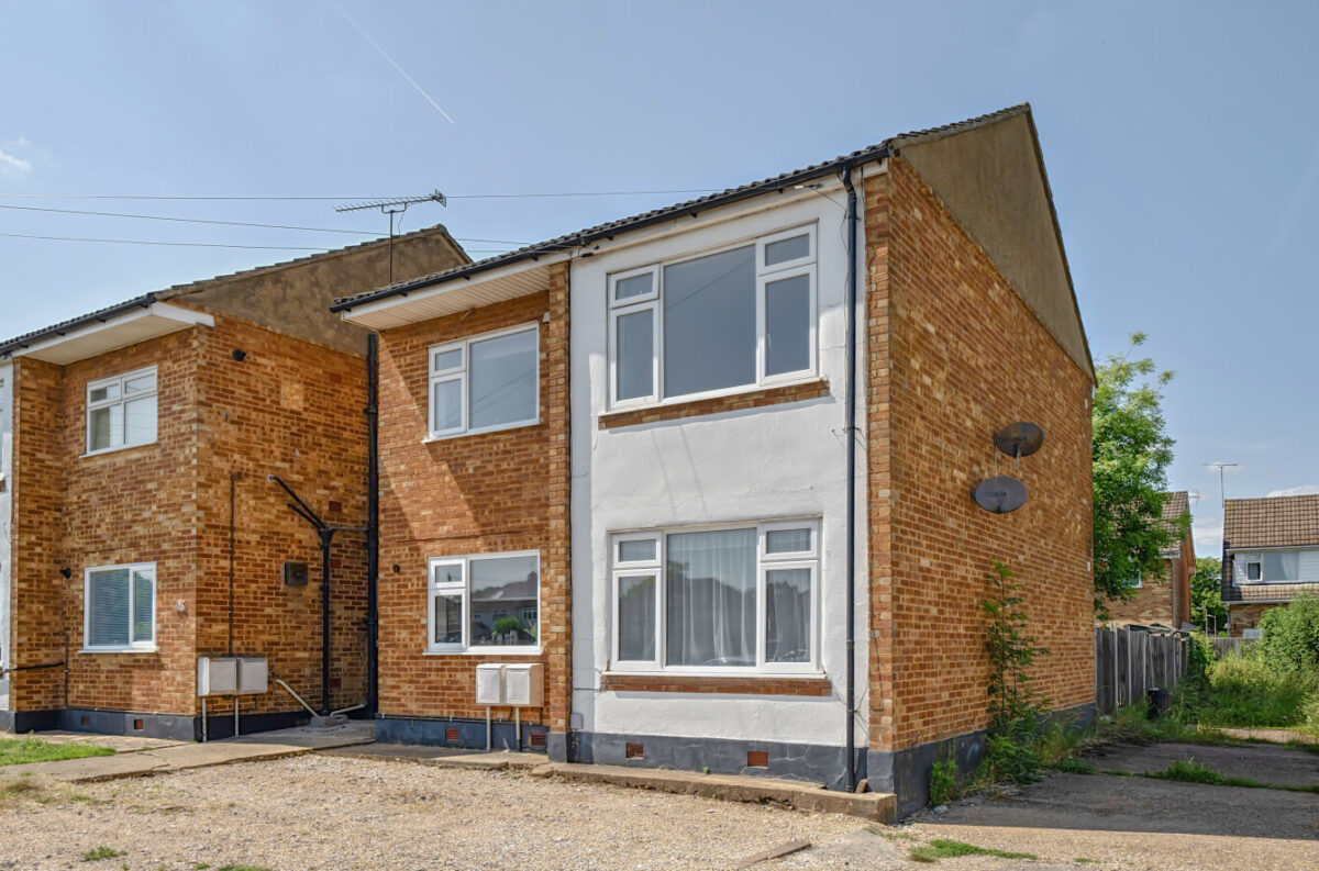 Hurstwood Avenue, Pilgrims Hatch, Brentwood, Essex, CM15 9HT