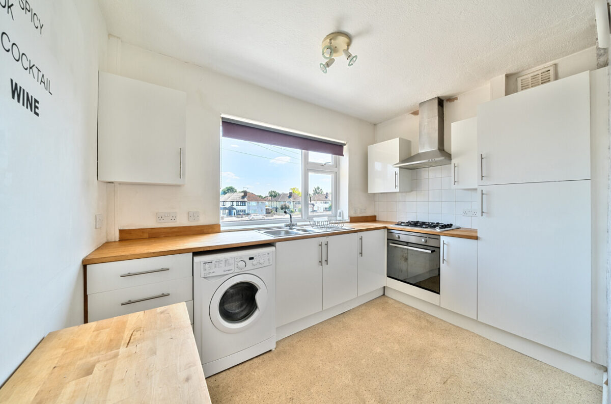 Hurstwood Avenue, Pilgrims Hatch, Brentwood, Essex, CM15 9HT