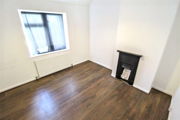 Cartwright Road, Dagenham, RM9 6HX