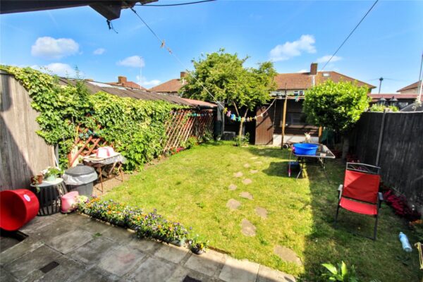 Goresbrook Road, Dagenham, RM9 6XU