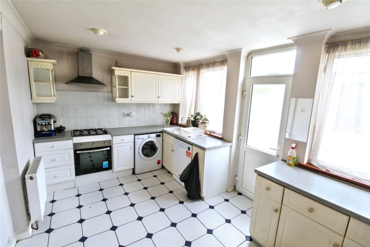 Wren Gardens, Dagenham, RM9 5YH