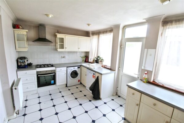 Wren Gardens, Dagenham, RM9 5YH