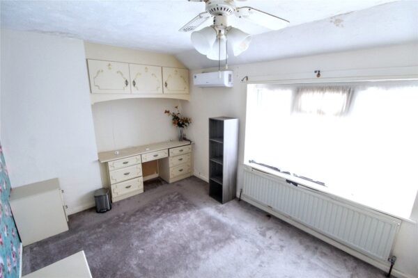 Wren Gardens, Dagenham, RM9 5YH