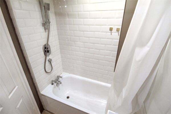 Wren Gardens, Dagenham, RM9 5YH