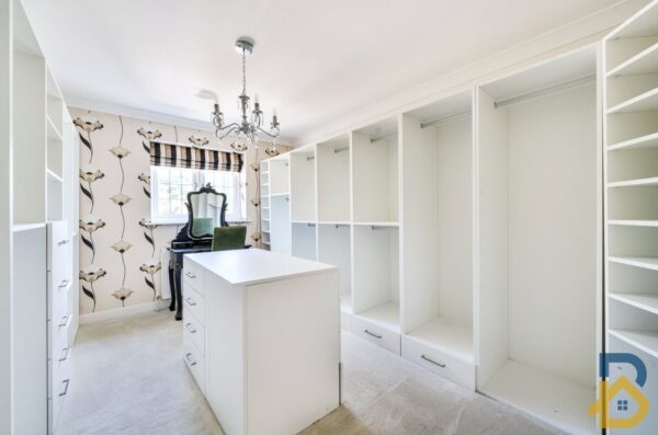 Nelmes Way, Hornchurch, RM11 2QY