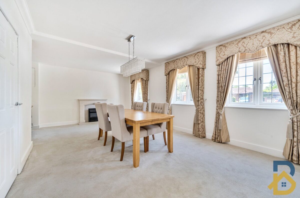 Nelmes Way, Hornchurch, RM11 2QY