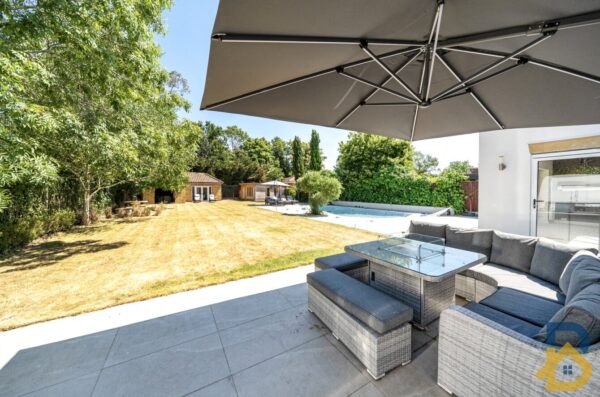 Nelmes Way, Hornchurch, RM11 2QY
