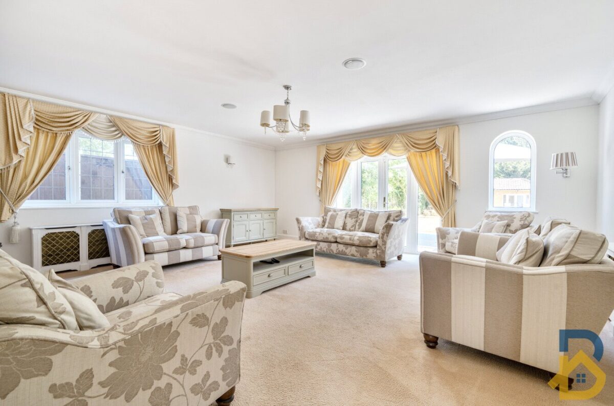 Nelmes Way, Hornchurch, RM11 2QY