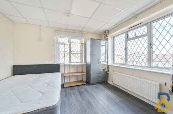 Frederick Road, Rainham, RM13 8NS