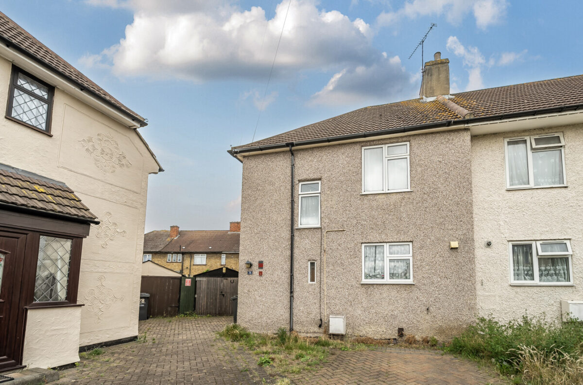 Manor Square, Dagenham, RM8 3SA