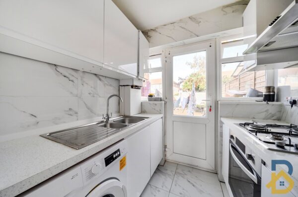 New Road, Dagenham, RM10 9LU