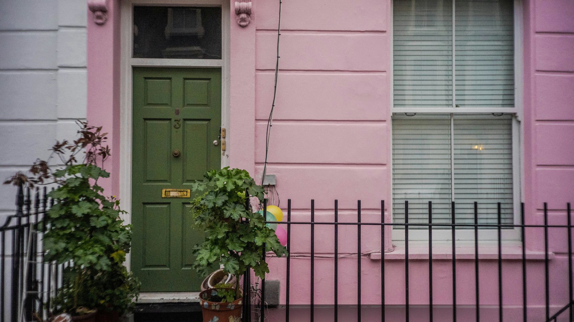 Should You Sell First or Buy First? Here’s What the Smart Sellers Do