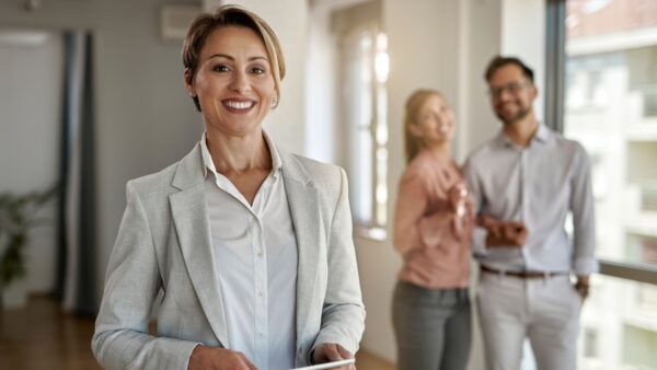What a Great Estate Agent Should Be Doing for You