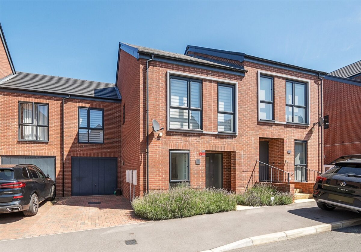 Holmesley Road, Borehamwood, Hertfordshire, WD6 1FU