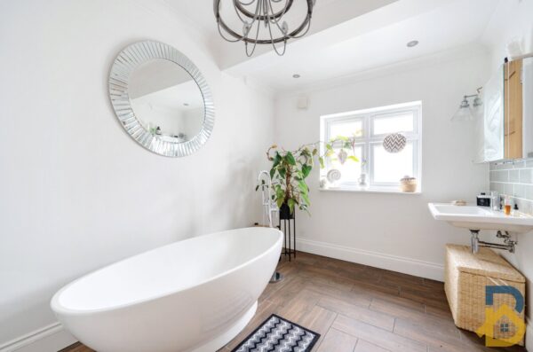 Laurel Crescent, Romford, RM7 0RU