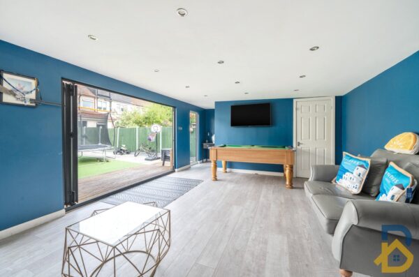 Laurel Crescent, Romford, RM7 0RU