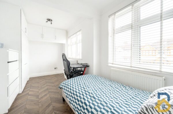 Laurel Crescent, Romford, RM7 0RU