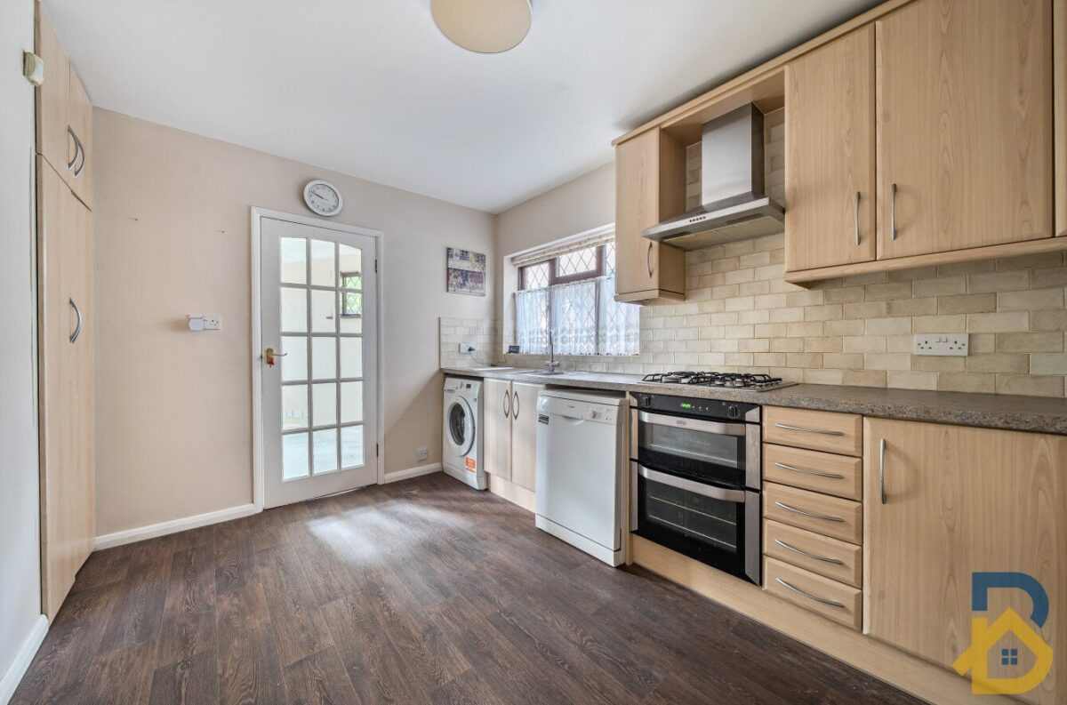 Warren Drive, Hornchurch, RM12